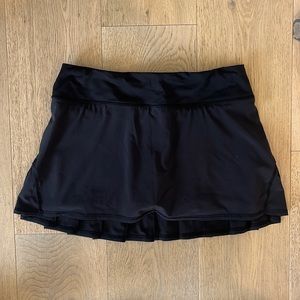 Lululemon black woman’s skirt